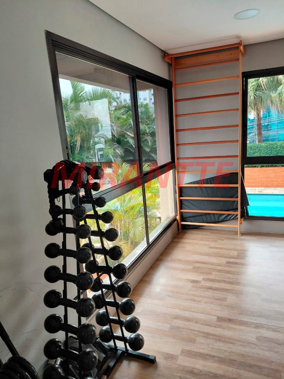 Apartamento de 198m² com 3 quartos em Água Fria