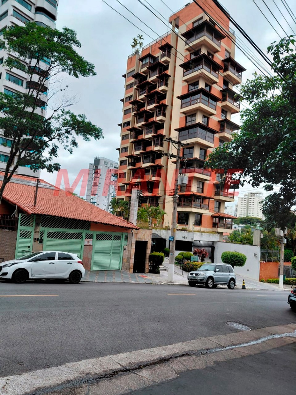 Apartamento de 198m² com 3 quartos em Água Fria