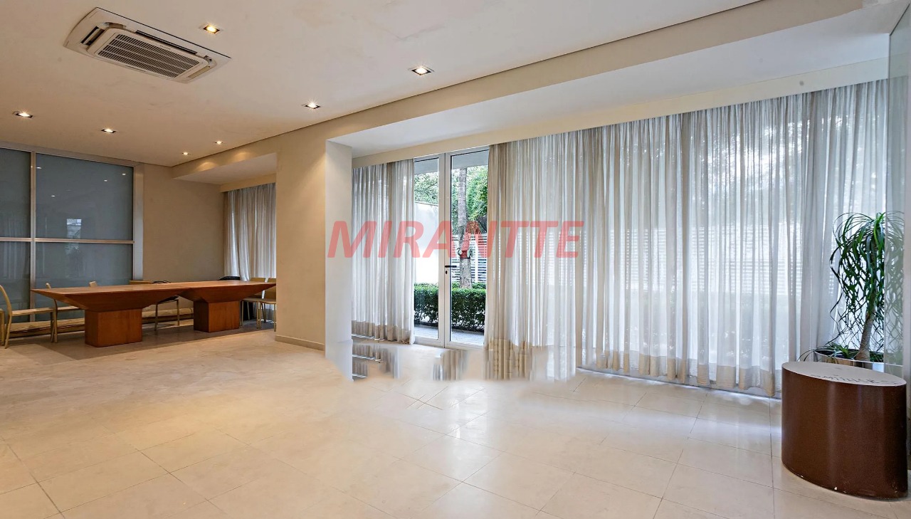 Apartamento de 236m² com 3 quartos em Perdizes