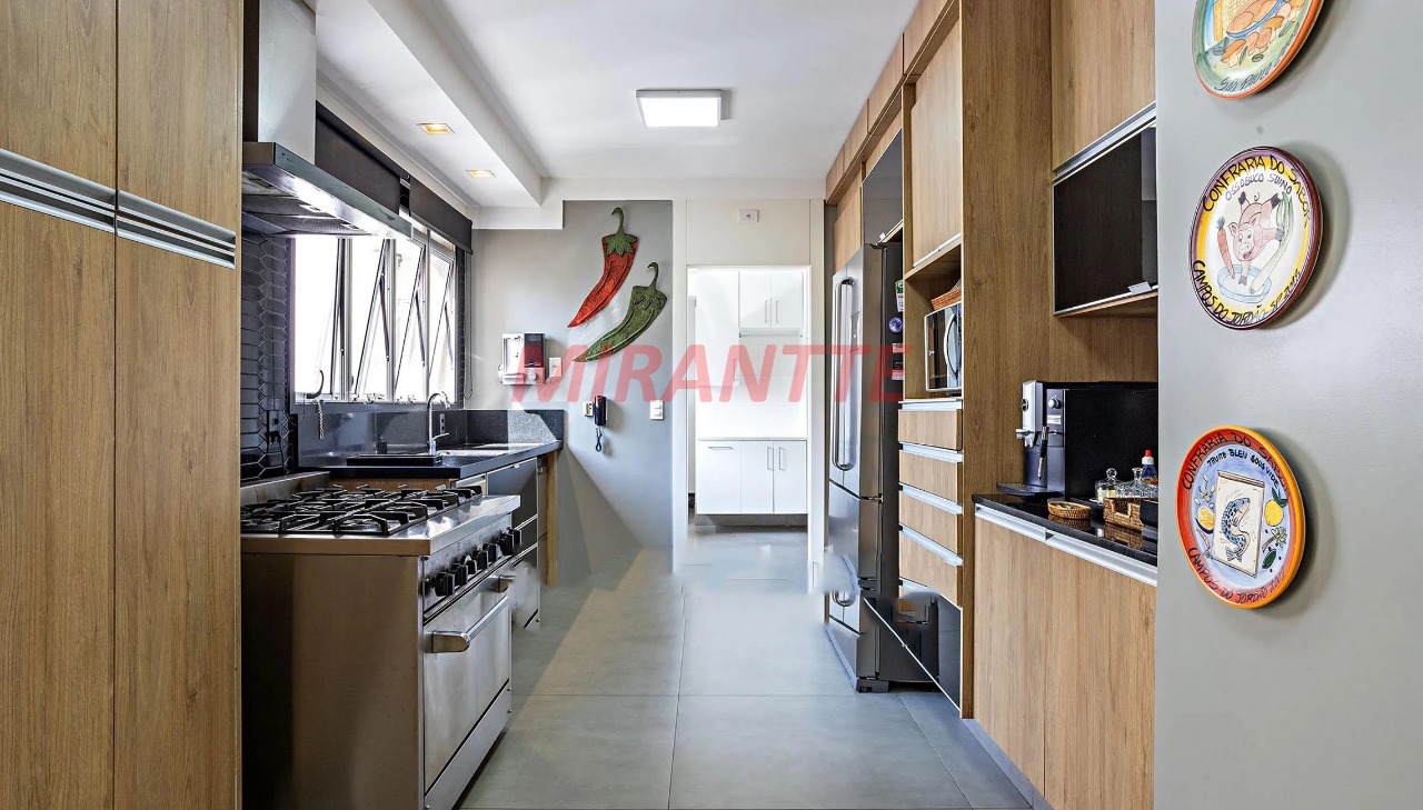 Apartamento de 236m² com 3 quartos em Perdizes