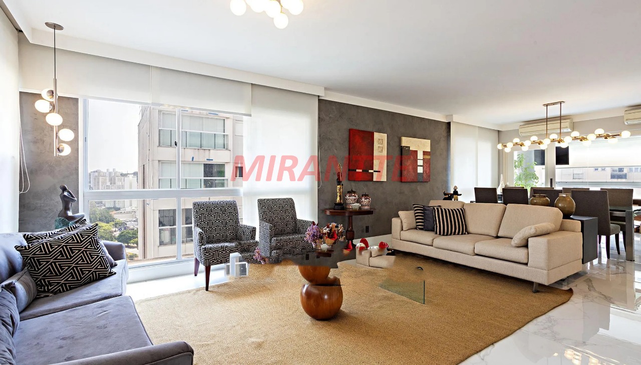 Apartamento de 236m² com 3 quartos em Perdizes