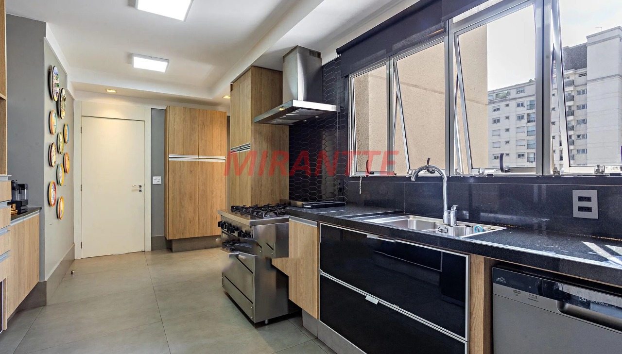 Apartamento de 236m² com 3 quartos em Perdizes