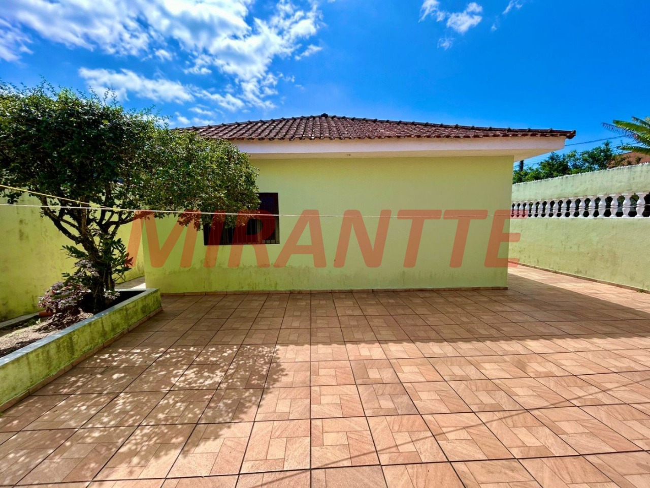 Casa terrea de 180m² com 3 quartos em Jardim Marcia