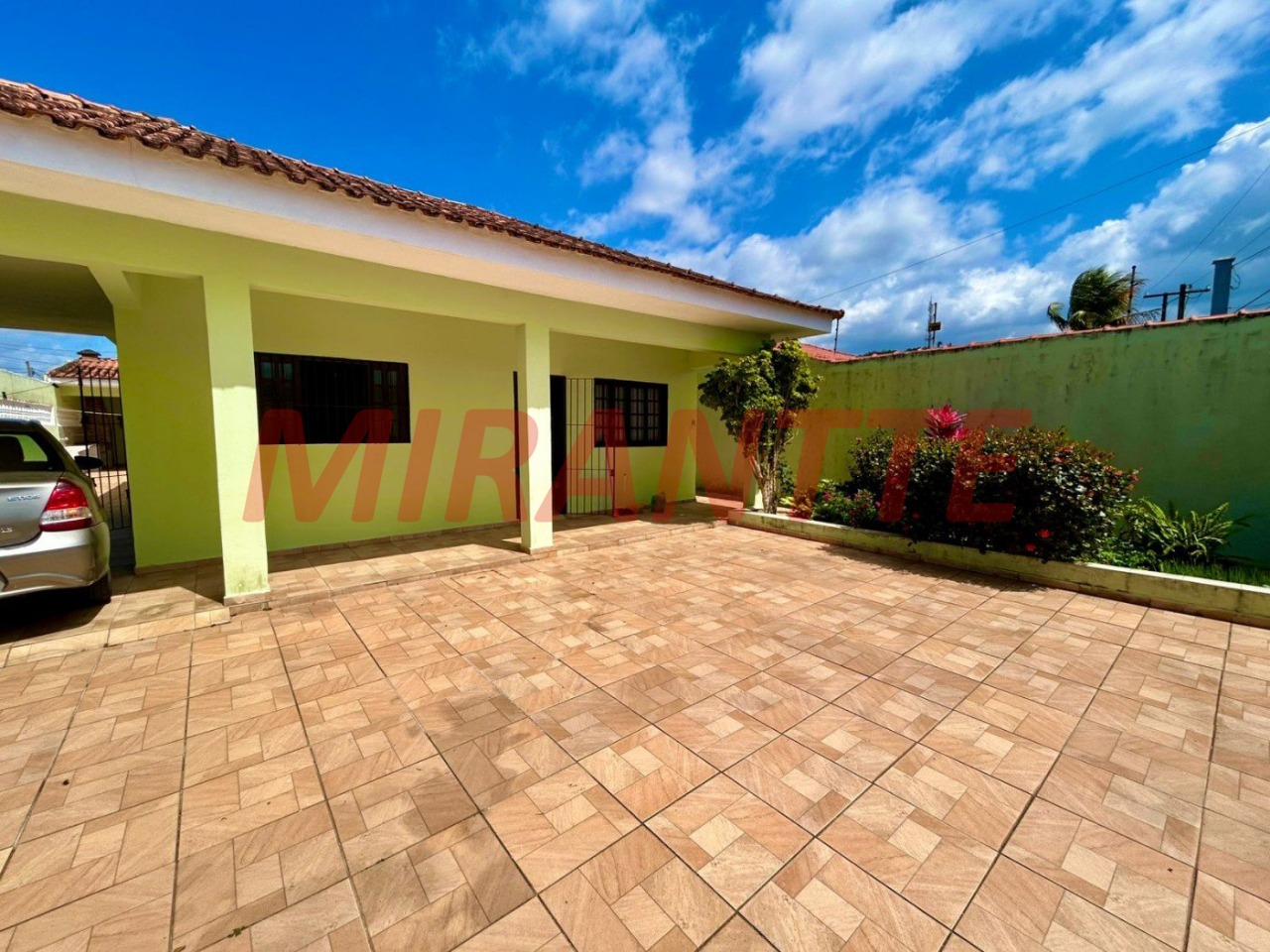 Casa terrea de 180m² com 3 quartos em Jardim Marcia