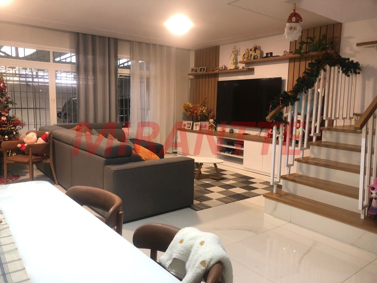 Sobrado de 215m² com 3 quartos em Vila Ede