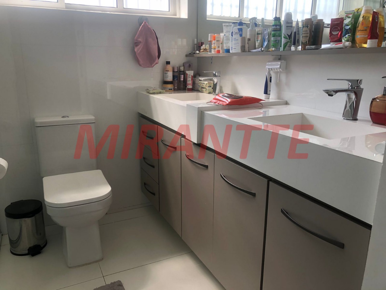 Sobrado de 215m² com 3 quartos em Vila Ede