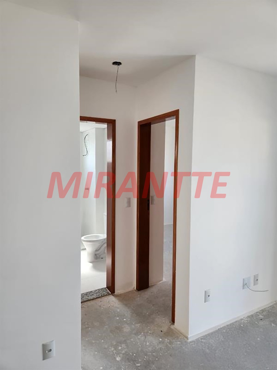 Apartamento de 58m² com 2 quartos em Vila Nova Bonsucesso
