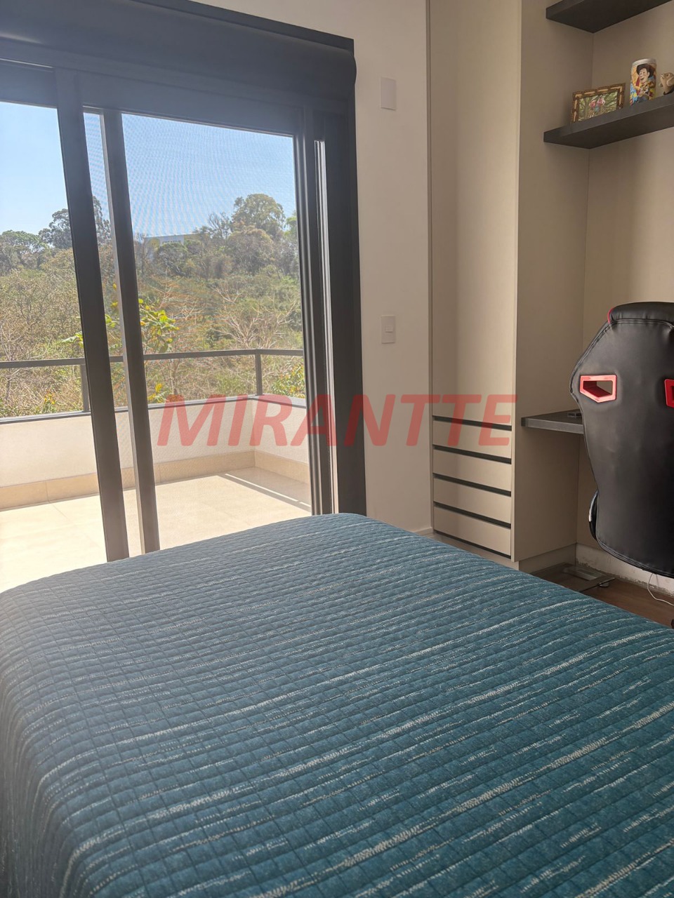 Cond. fechado de 380m² com 5 quartos em Loteamento Brisas do Lago