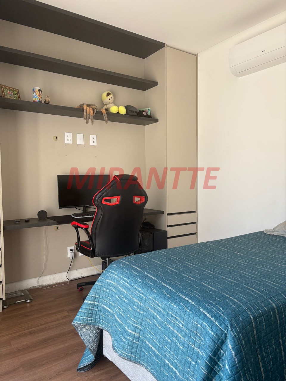 Cond. fechado de 380m² com 5 quartos em Loteamento Brisas do Lago