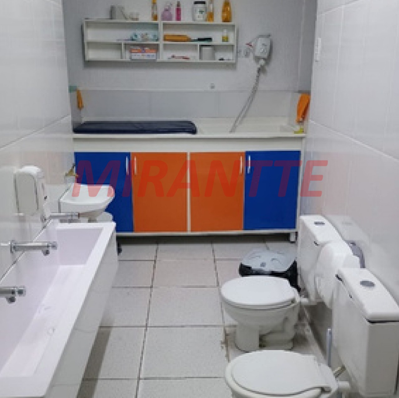 Sobrado de 220m² com 6 quartos em Parada De Taipas