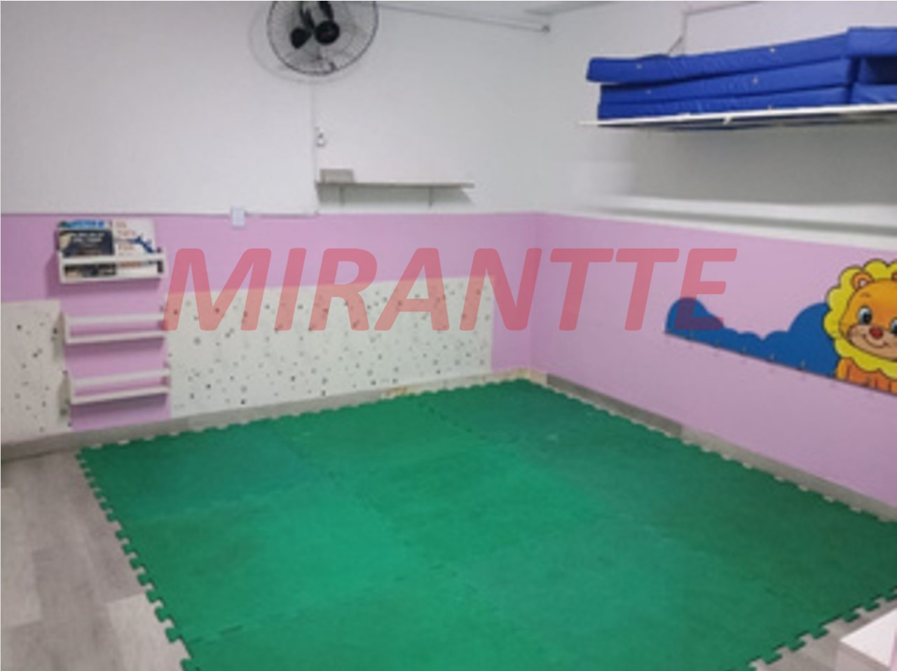 Sobrado de 220m² com 6 quartos em Parada De Taipas