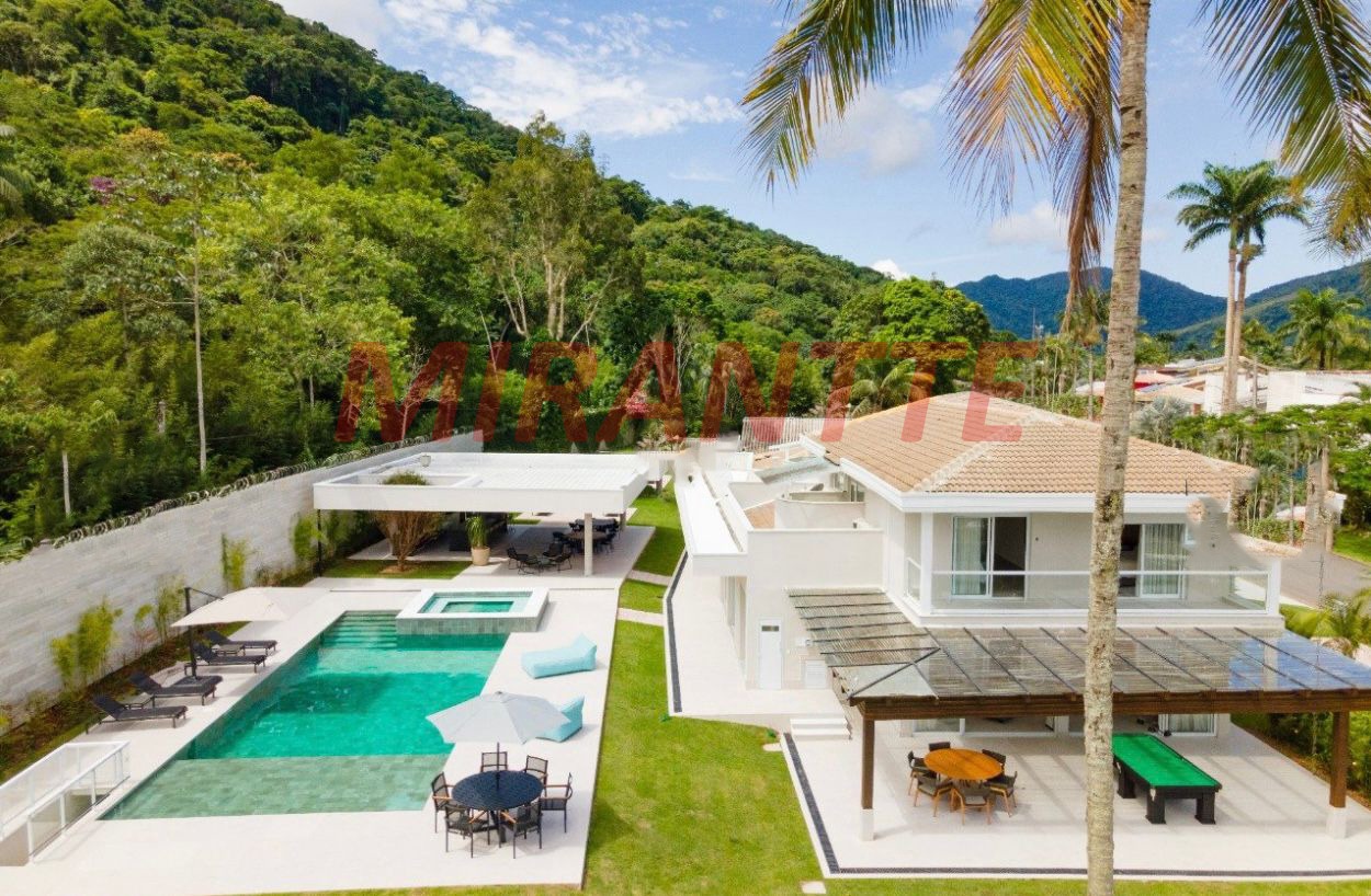 Sobrado de 619.21m² com 7 quartos em TABATINGA