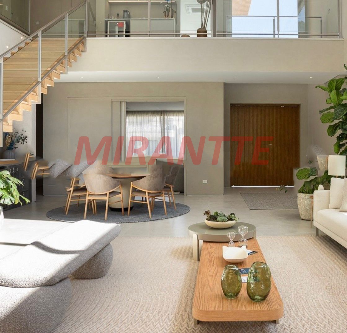Sobrado de 600m² com 9 quartos em TABATINGA