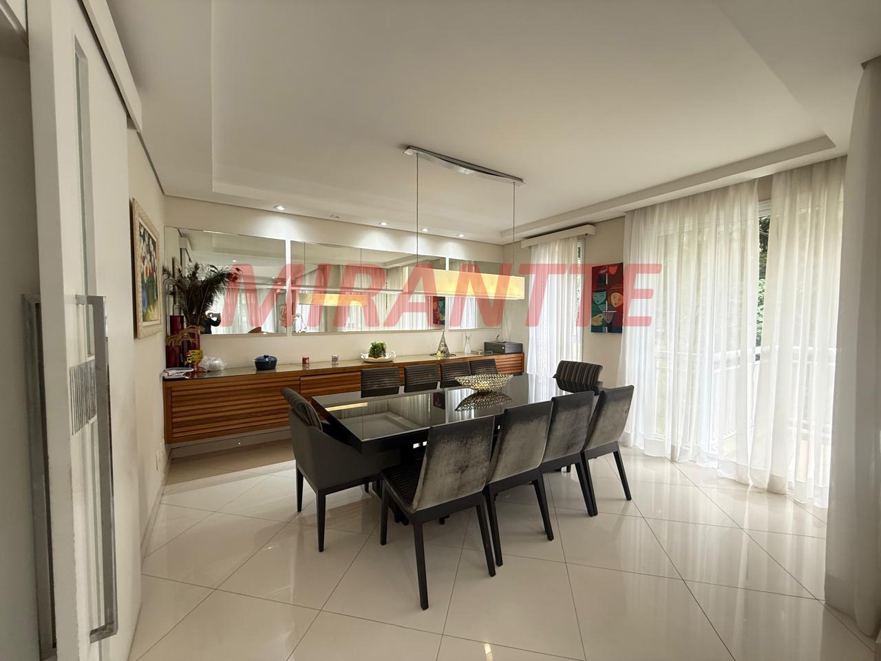 Cond. fechado de 500m² com 3 quartos em Vila Irmaos Arnoni