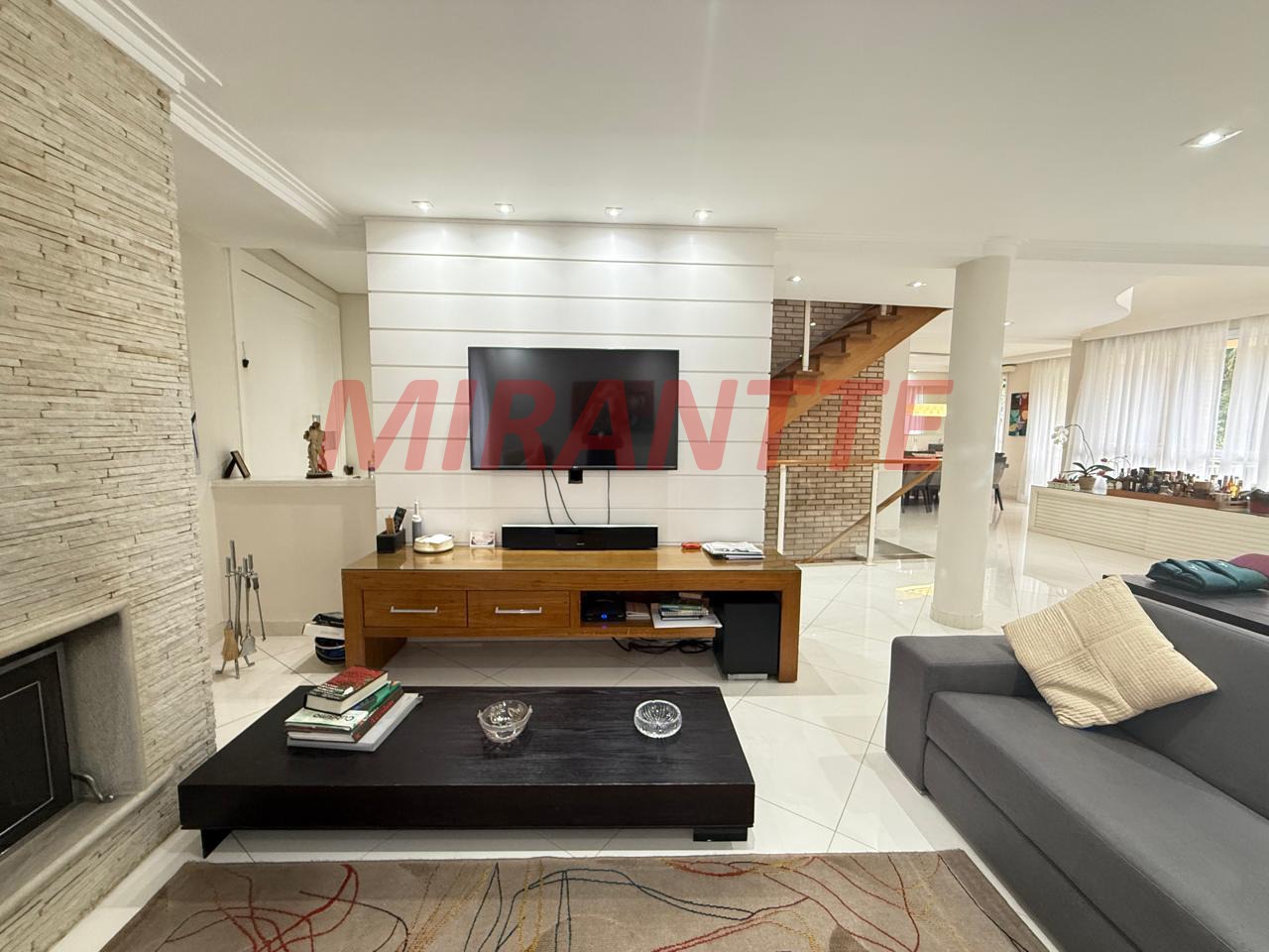 Cond. fechado de 500m² com 3 quartos em Vila Irmaos Arnoni