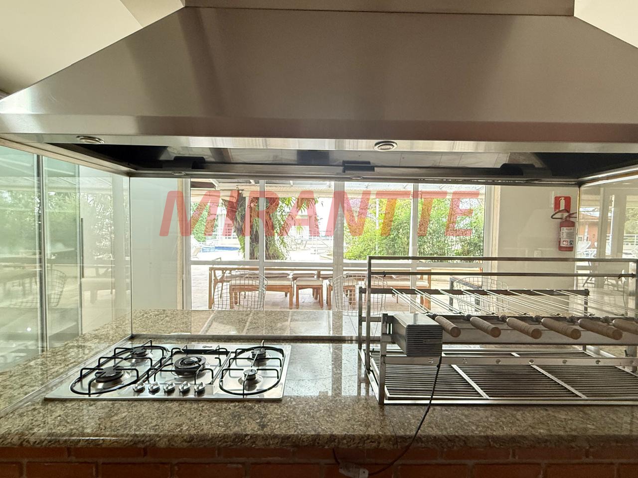 Cond. fechado de 500m² com 3 quartos em Vila Irmaos Arnoni