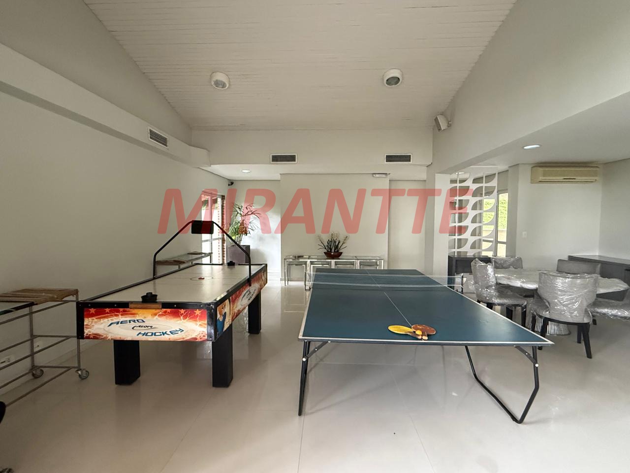 Cond. fechado de 500m² com 3 quartos em Vila Irmaos Arnoni