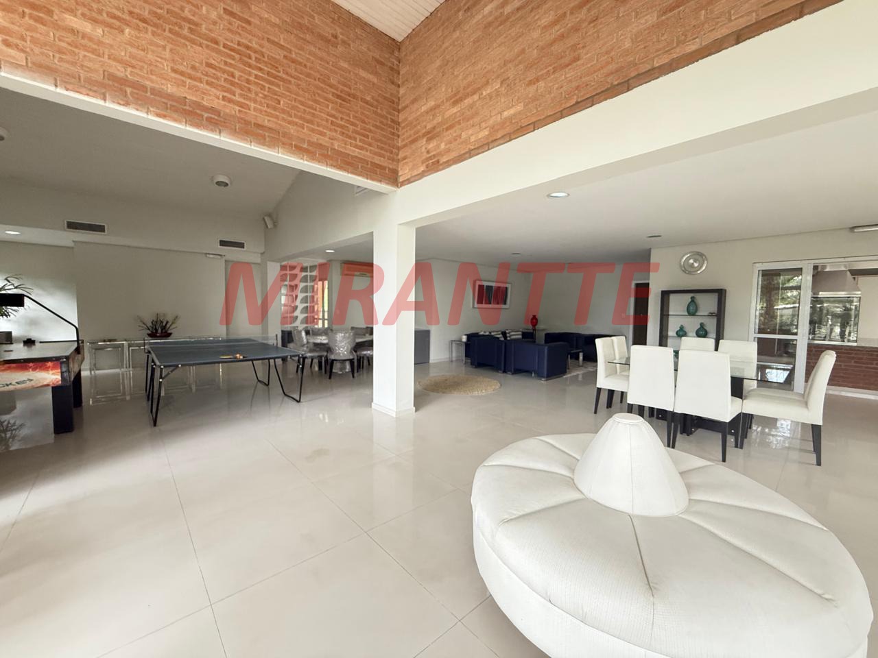 Cond. fechado de 500m² com 3 quartos em Vila Irmaos Arnoni
