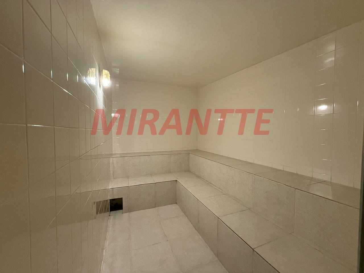 Cond. fechado de 500m² com 3 quartos em Vila Irmaos Arnoni