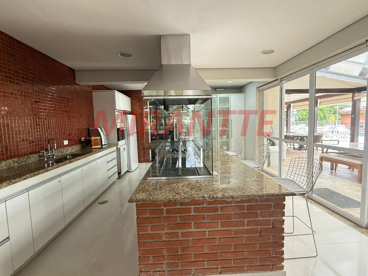 Cond. fechado de 500m² com 3 quartos em Vila Irmaos Arnoni