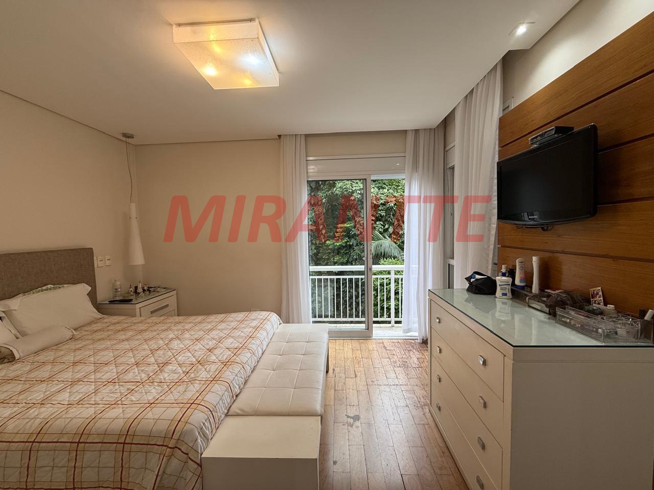 Cond. fechado de 500m² com 3 quartos em Vila Irmaos Arnoni