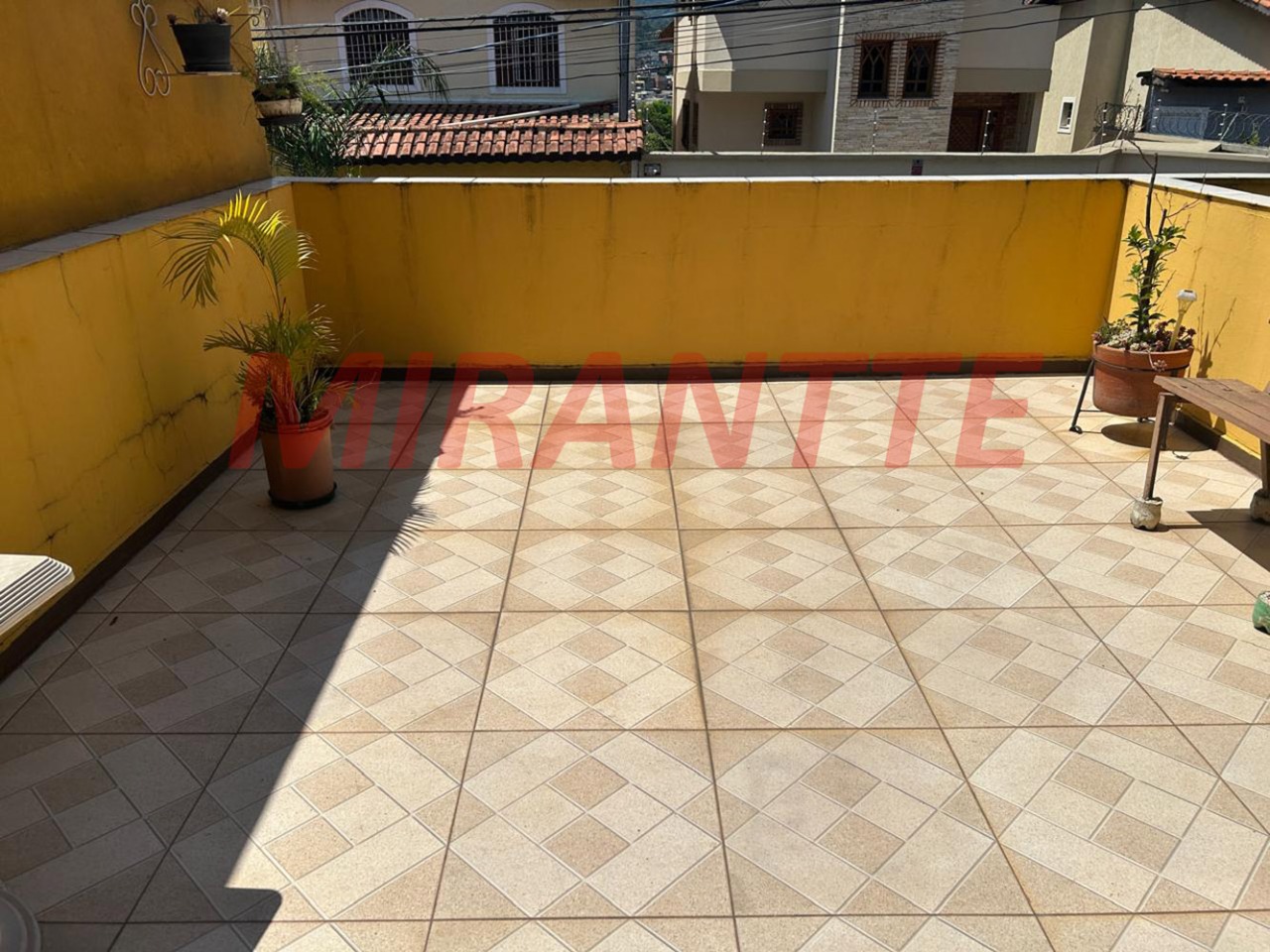 Sobrado de 164m² com 3 quartos em Jardim Virginia Bianca