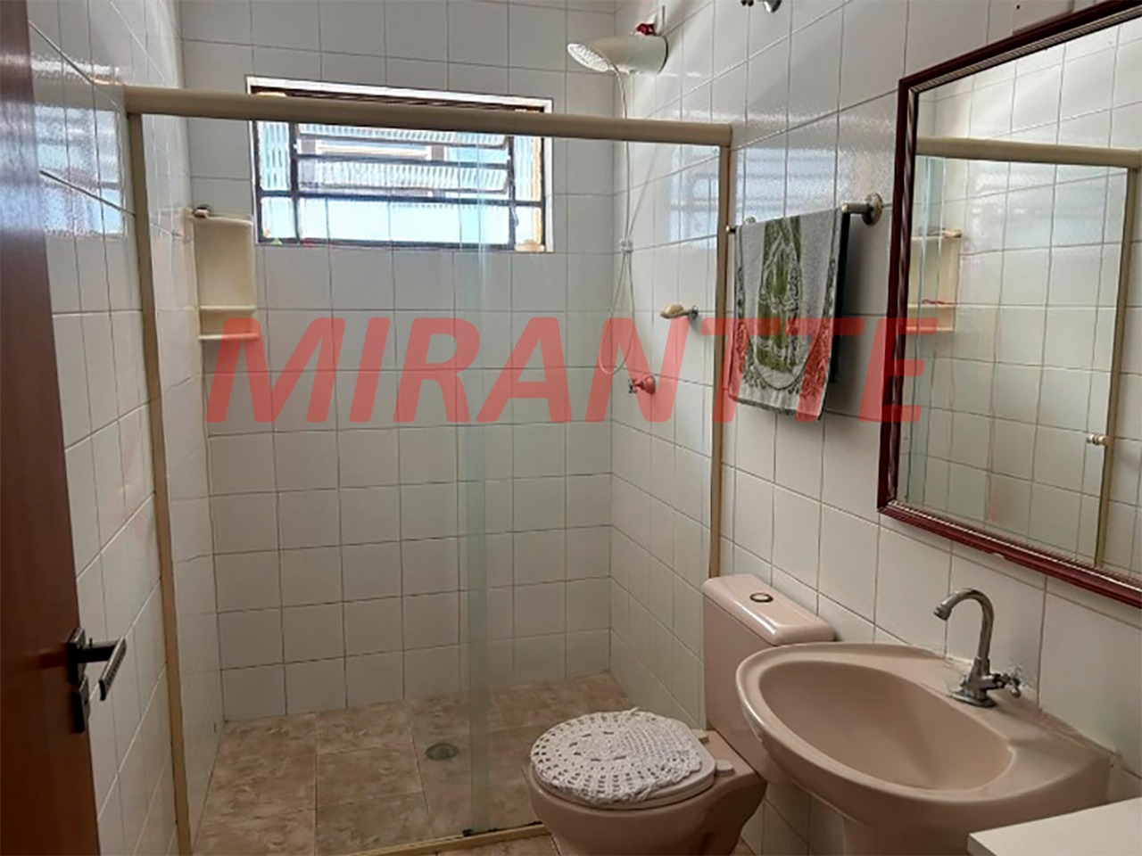Sobrado de 164m² com 3 quartos em Jardim Virginia Bianca