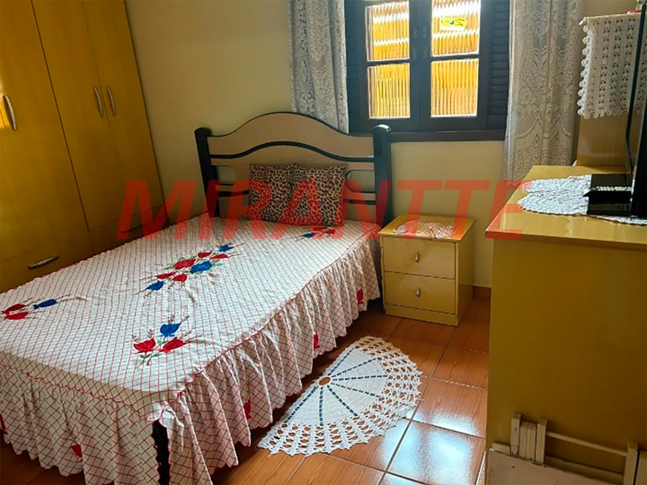 Sobrado de 164m² com 3 quartos em Jardim Virginia Bianca