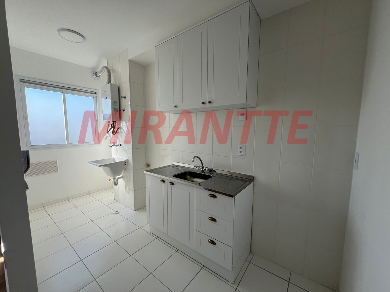 Apartamento de 42m² com 2 quartos em Vila Nova Cachoeirinha