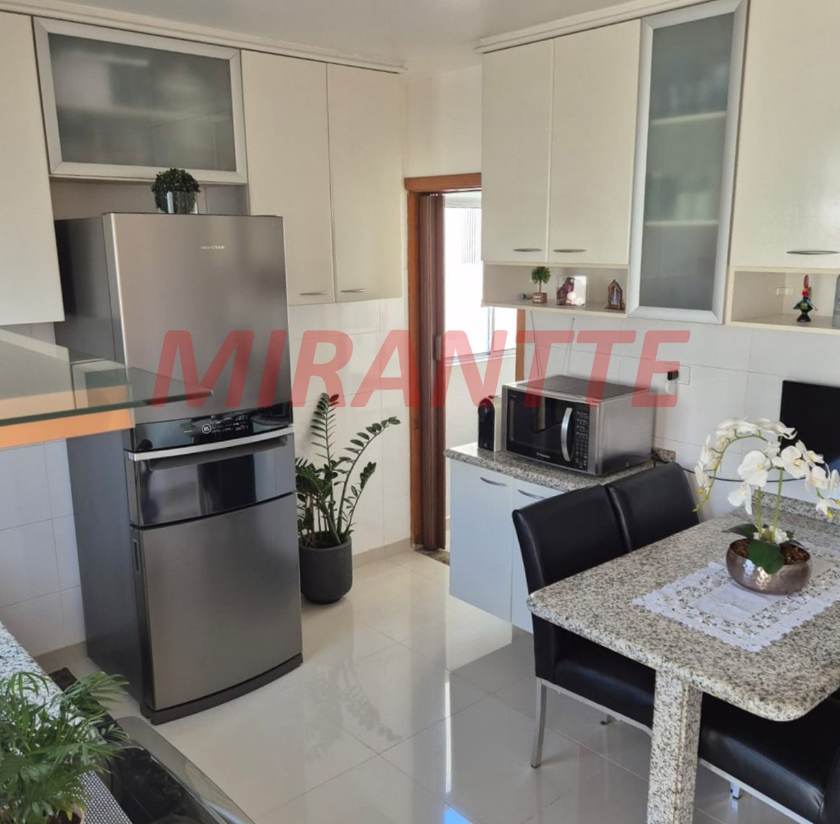 Sobrado de 370m² com 5 quartos em Vila Baruel