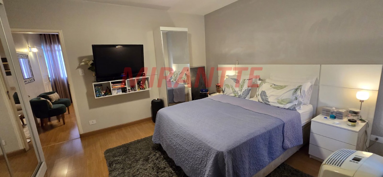 Sobrado de 370m² com 5 quartos em Vila Baruel