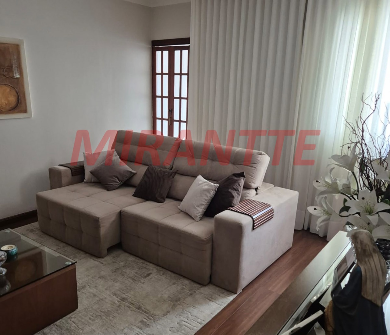 Sobrado de 370m² com 5 quartos em Vila Baruel