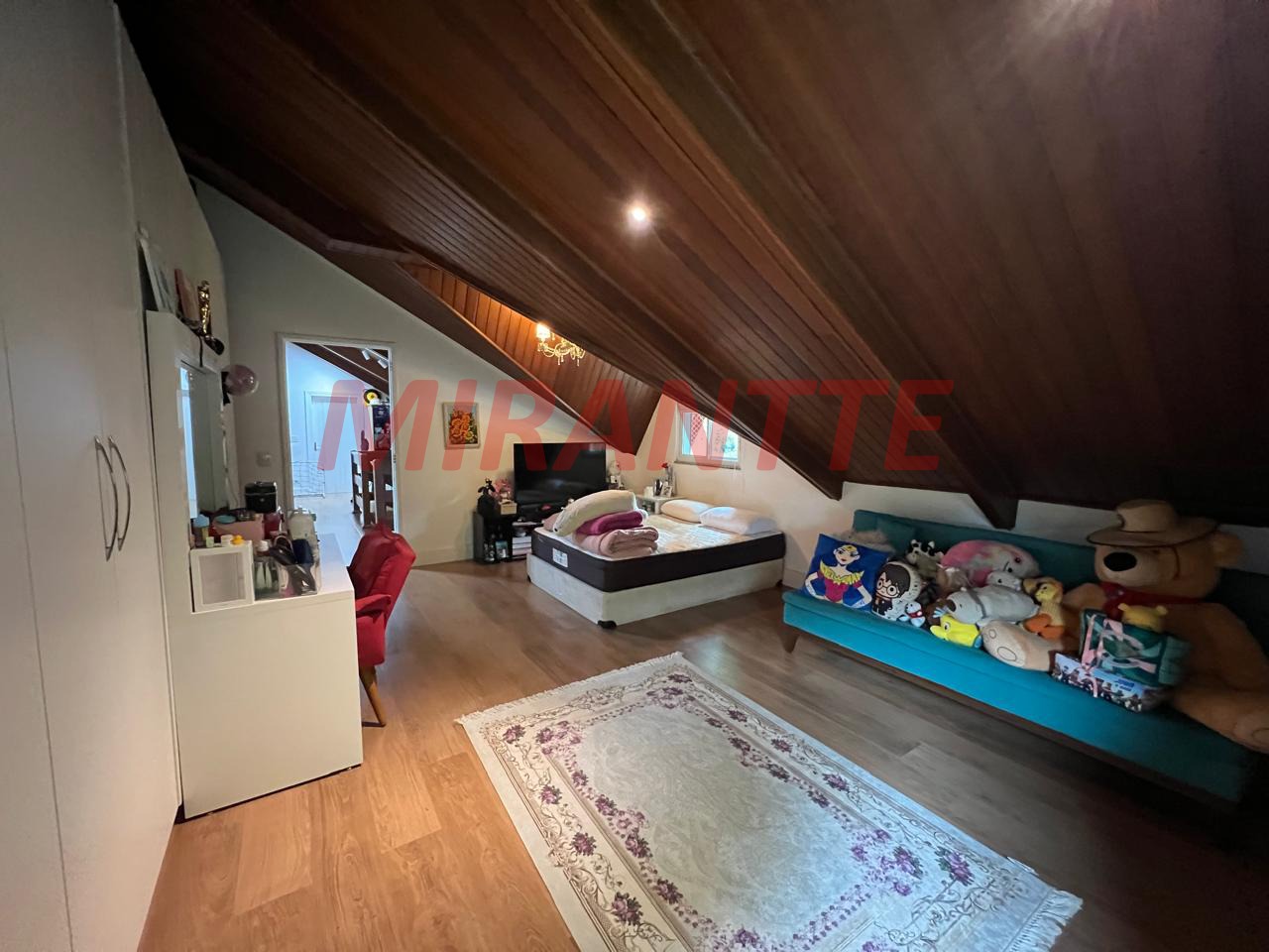 Cond. fechado de 700m² com 6 quartos em Cumbari