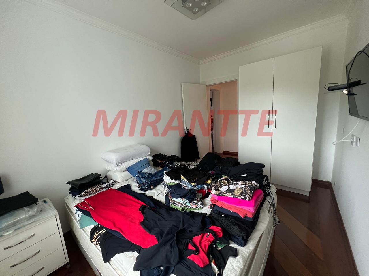 Cond. fechado de 700m² com 6 quartos em Cumbari