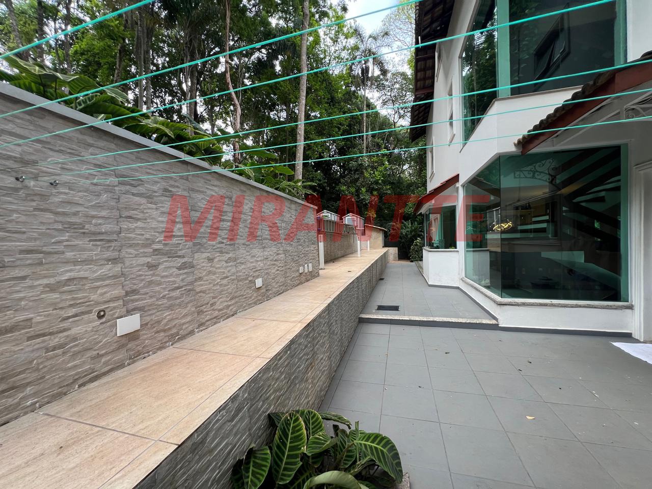 Cond. fechado de 700m² com 6 quartos em Cumbari