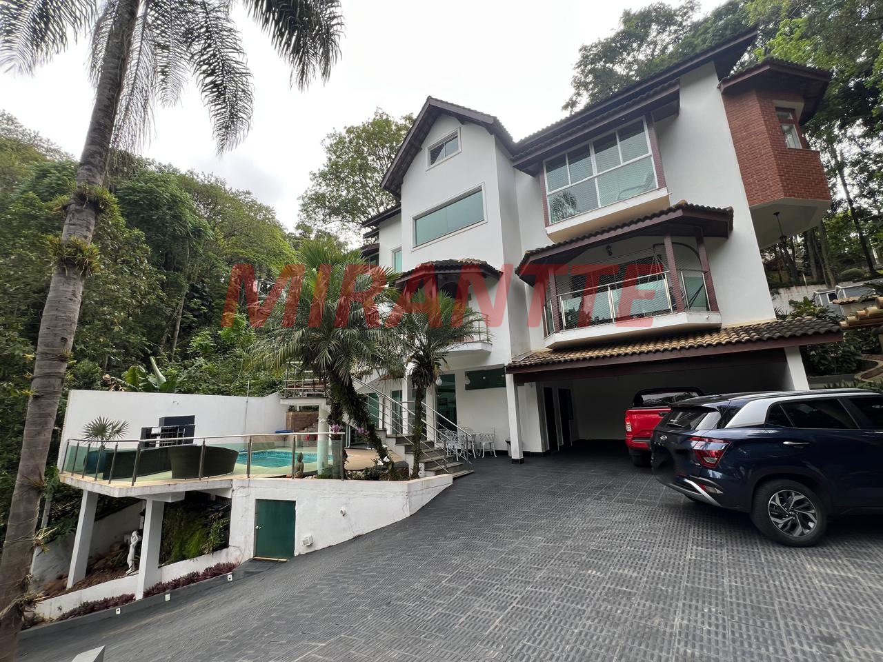 Cond. fechado de 700m² com 6 quartos em Cumbari