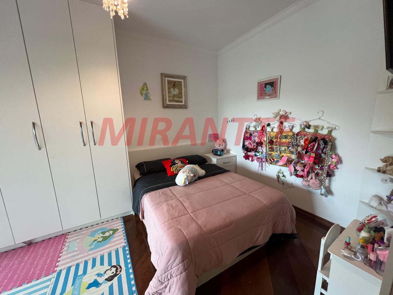 Cond. fechado de 700m² com 6 quartos em Cumbari