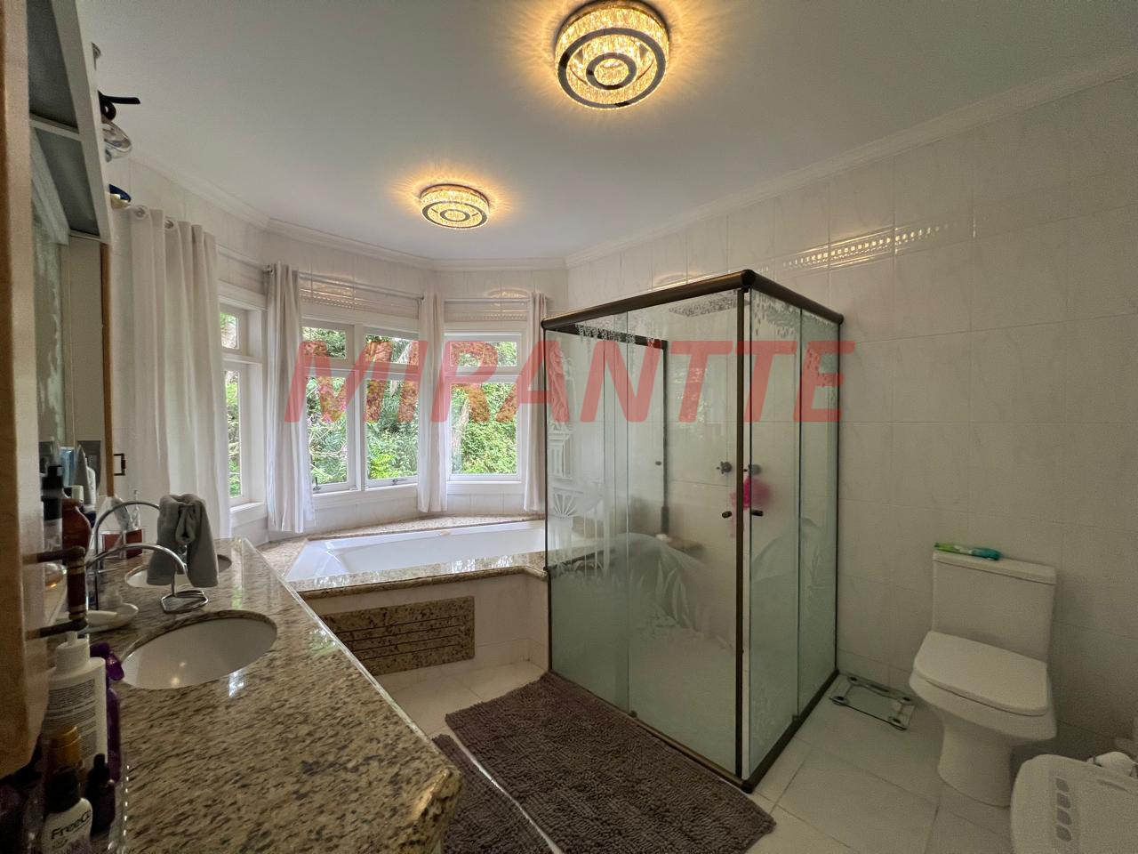 Cond. fechado de 700m² com 6 quartos em Cumbari
