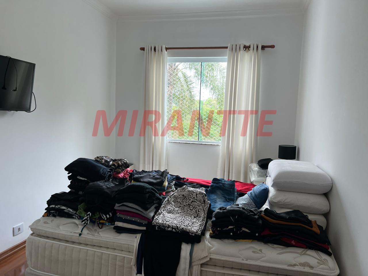 Cond. fechado de 700m² com 6 quartos em Cumbari