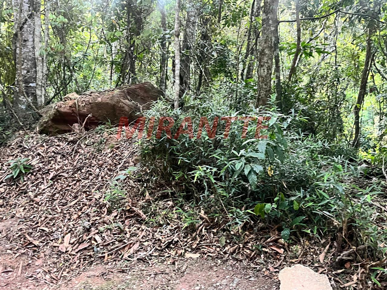 Terreno de 0m² em Caraguata