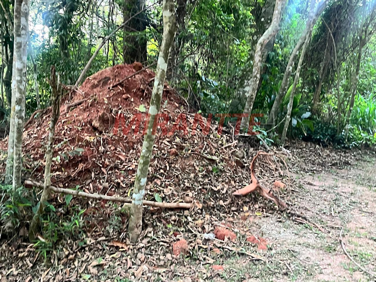 Terreno de 0m² em Caraguata
