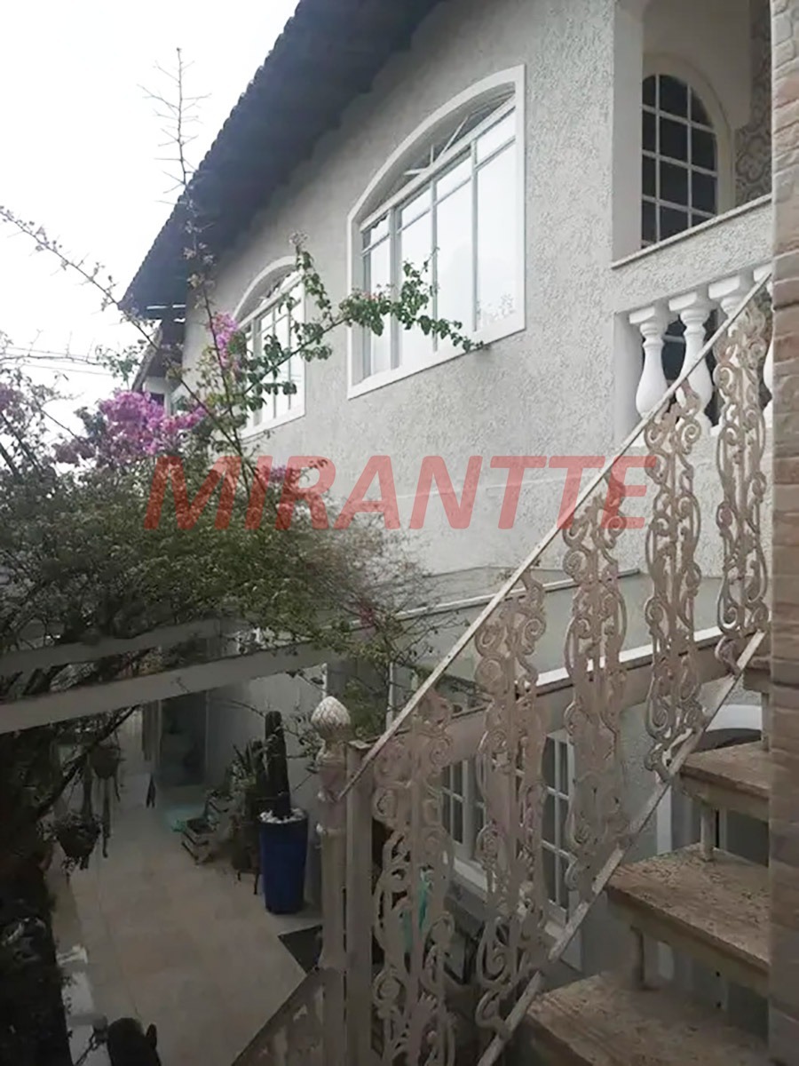 Sobrado de 226m² com 4 quartos em Vila Medeiros