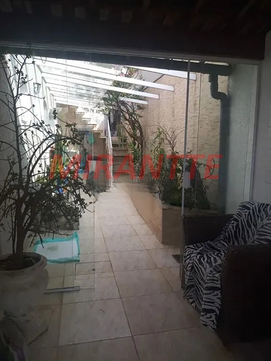 Sobrado de 226m² com 4 quartos em Vila Medeiros