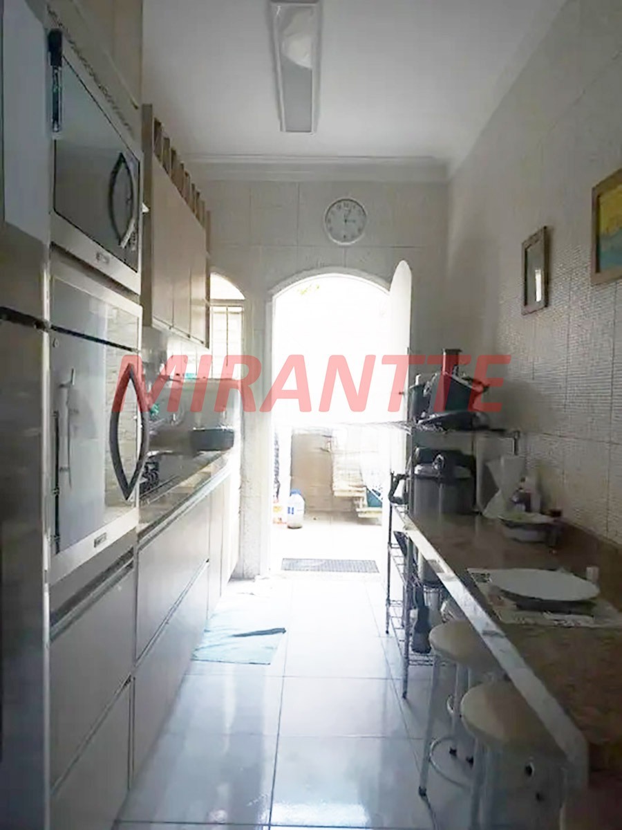 Sobrado de 226m² com 4 quartos em Vila Medeiros