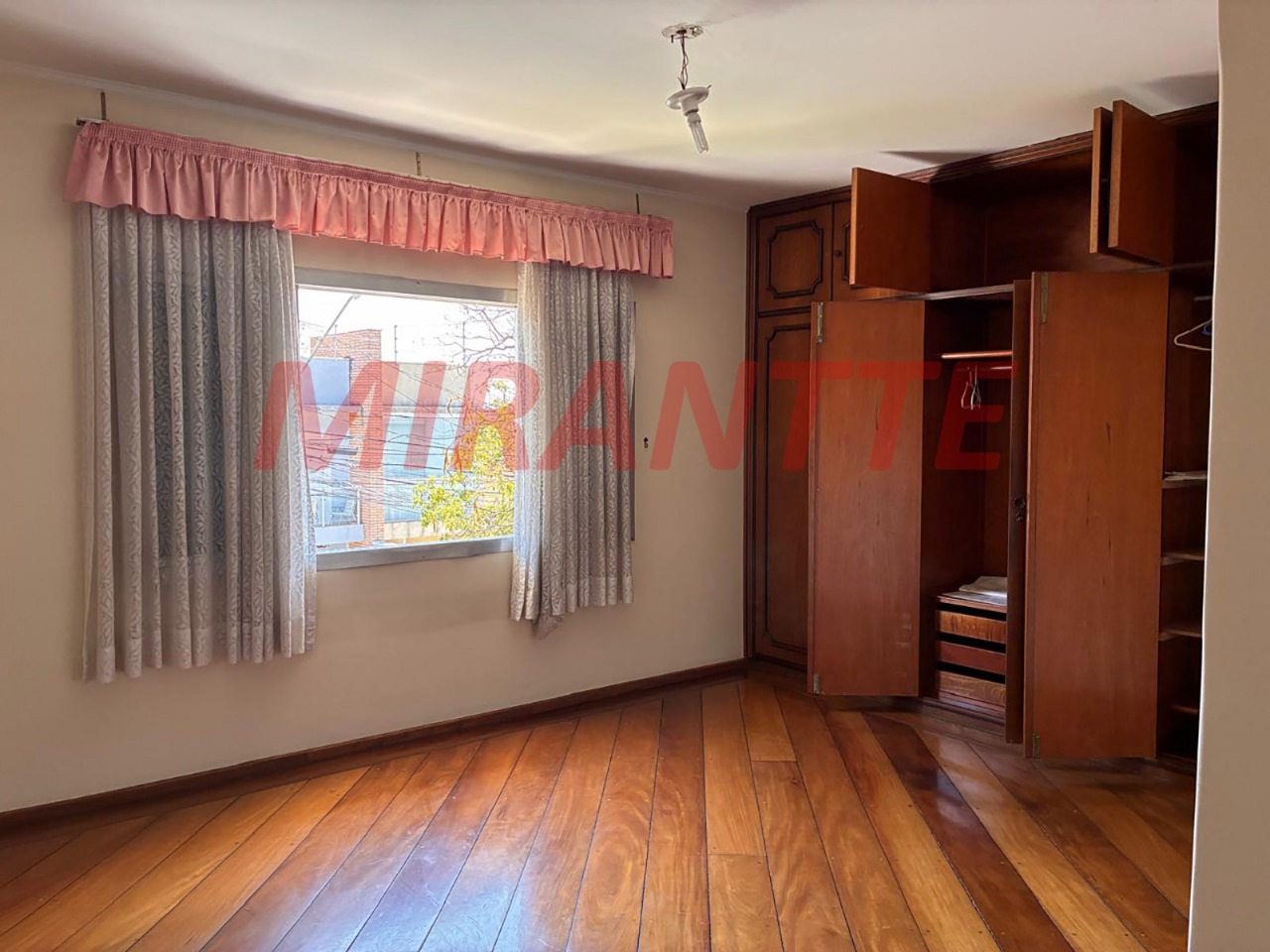 Sobrado de 200m² com 3 quartos em Jardim do Colégio (Zona Norte)
