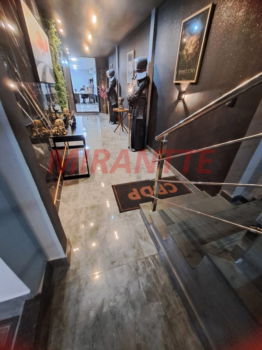 Comercial de 183m² em Quitaúna