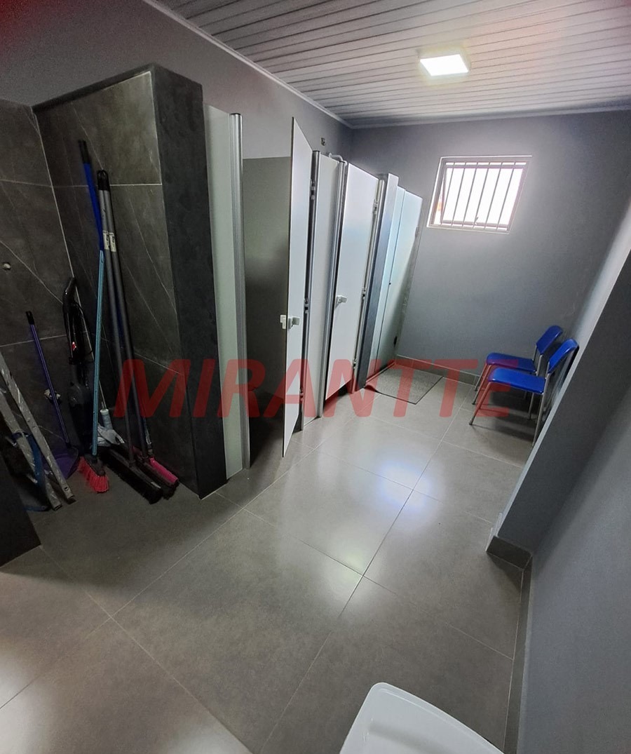 Comercial de 183m² em Quitaúna