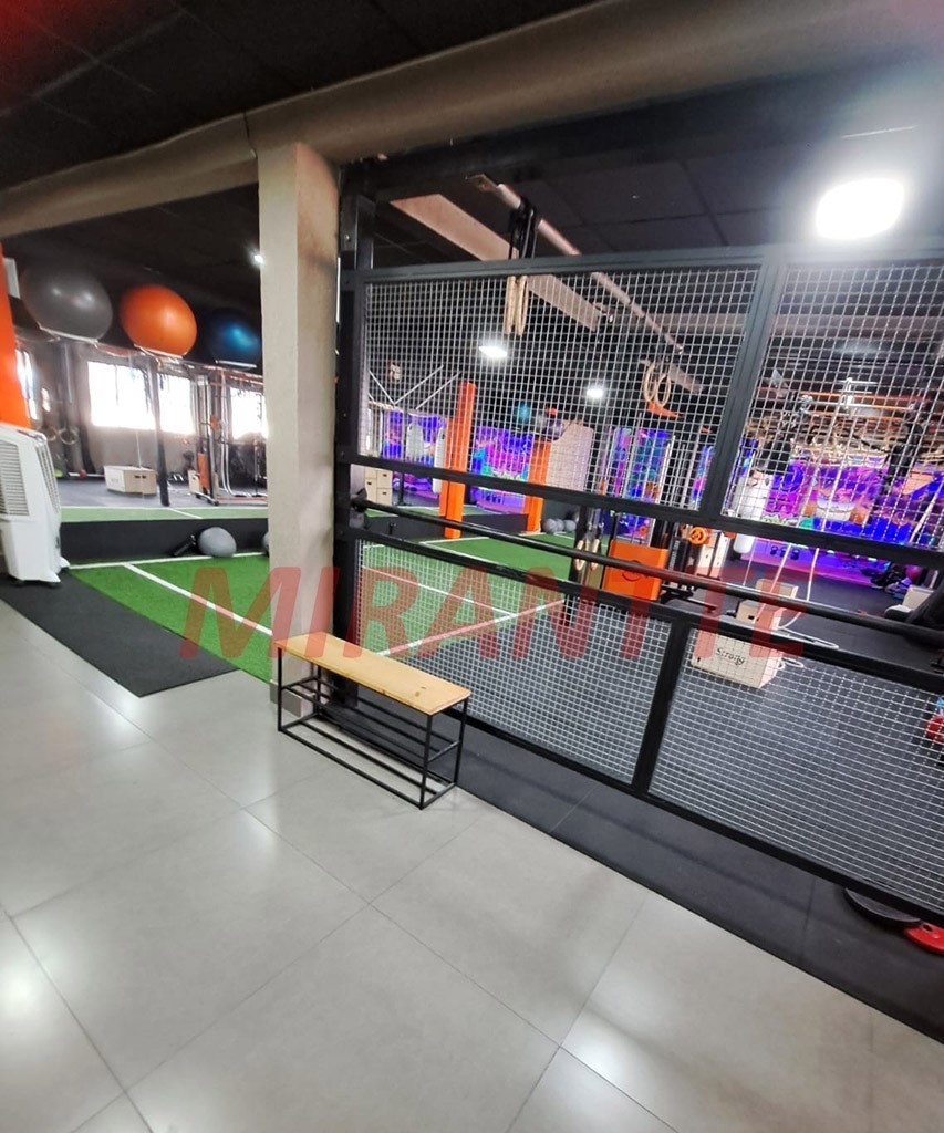 Comercial de 183m² em Quitaúna