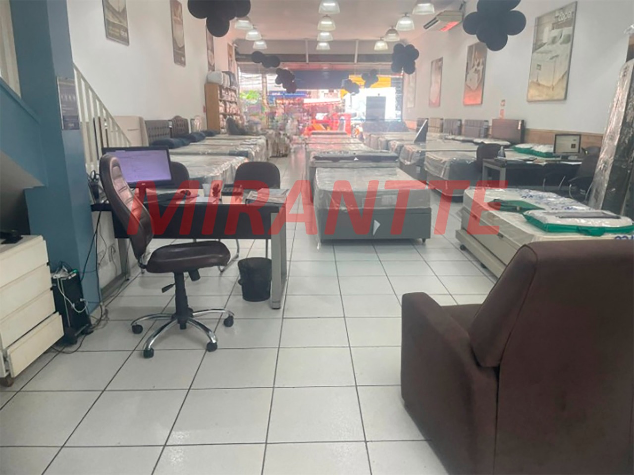 Comercial de 438m² em Santana