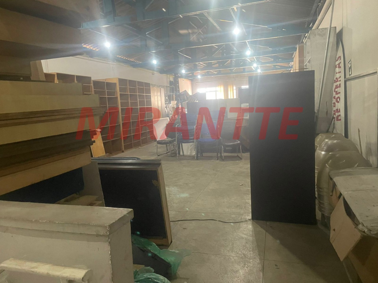 Comercial de 438m² em Santana
